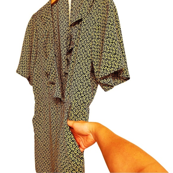 Cotton On Geometric Romper Black and Yellow Ruffled Neckline Pockets Size Medium - Picture 4 of 6